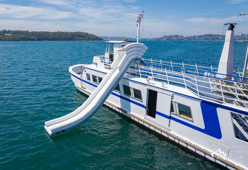 Bayrunner Exterior